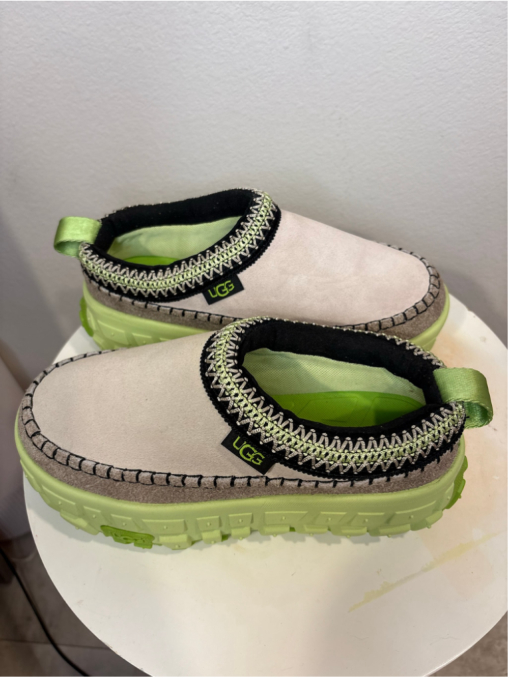 UGG Venture Daze Platform Slip-On Clogs Lime Green Suede Women’s US 6 - Picture 2 of 9